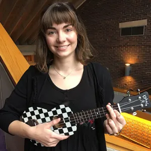 Natalia Perkins '19 with ukulele