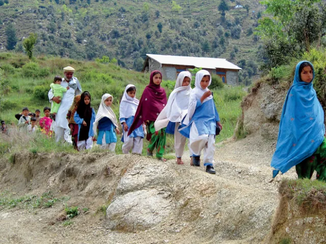 Rising Star Students Walking