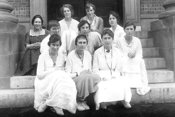 Members of the class of 1918 of the Smith College School for Social Work